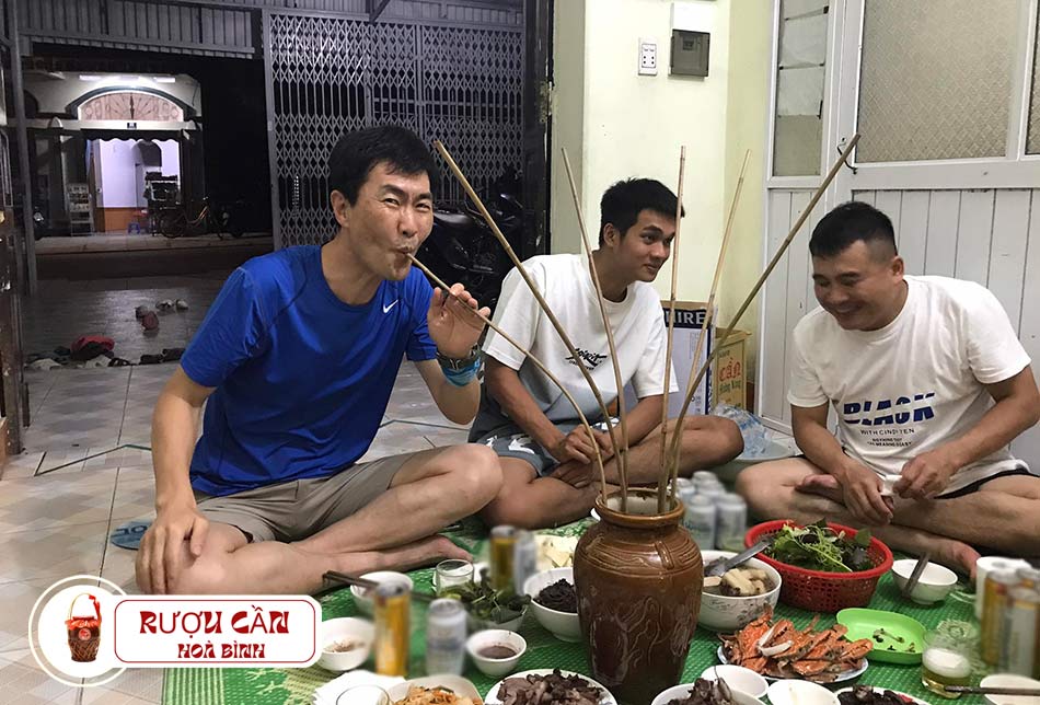 Uống rượu cần có bị say không